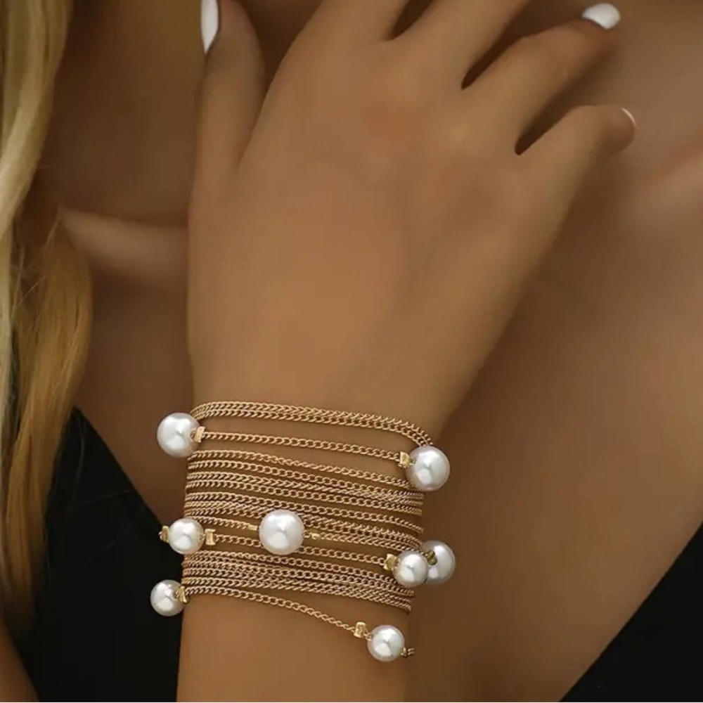 New Multilayer Chain Bracelet with Faux Pearl Elegant ✨✨🔥